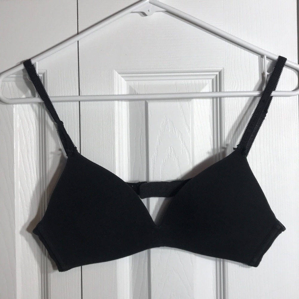 Victoria’s Secret Black Lined No-Wire Bra